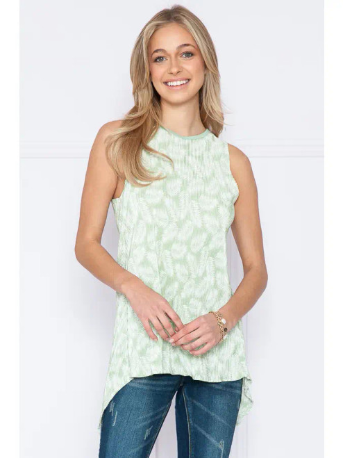 PLEATED LEAF PRINT TOP WITH OPEN CRISS CROSS BACK
97%POLYESTER 3%SPANDEX
MADE IN USA