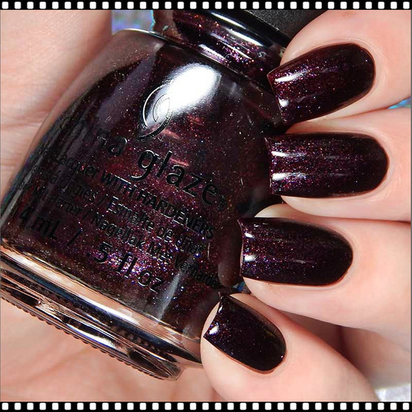 CHINA GLAZE POLISH - Queen of Sequins*