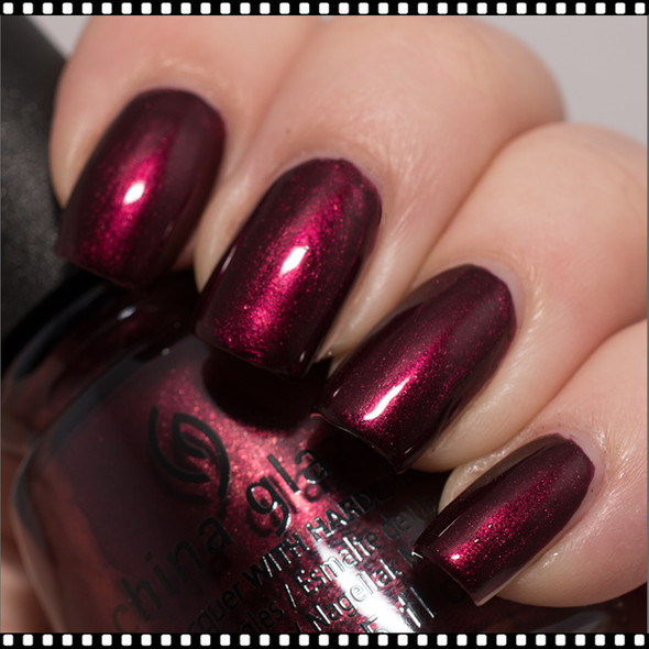 CHINA GLAZE POLISH  - Royal Pain In The Ascot