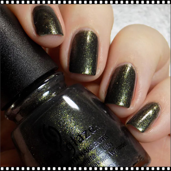 CHINA GLAZE POLISH  - Life's Grimm *