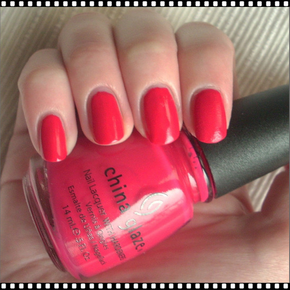 CHINA GLAZE POLISH  - Heli-Yum *