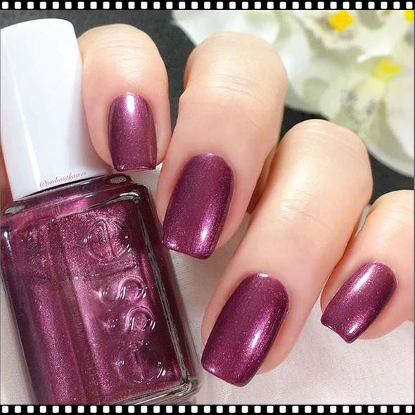 ESSIE POLISH It's Genius #664 *