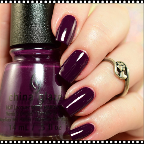 CHINA GLAZE POLISH  - Lookin' Gore-Geous *