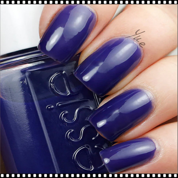 ESSIE POLISH Point of Blue #930 *