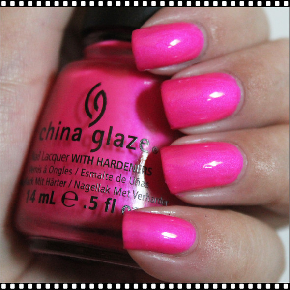 CHINA GLAZE POLISH - Hang-Ten Toes*
