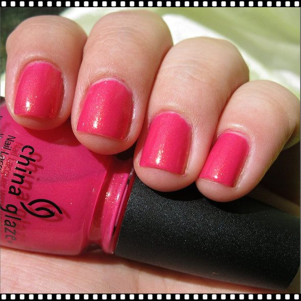 CHINA GLAZE POLISH - Strawberry Fields