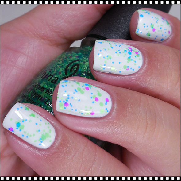 CHINA GLAZE POLISH - Can I Get An Untz Untz*