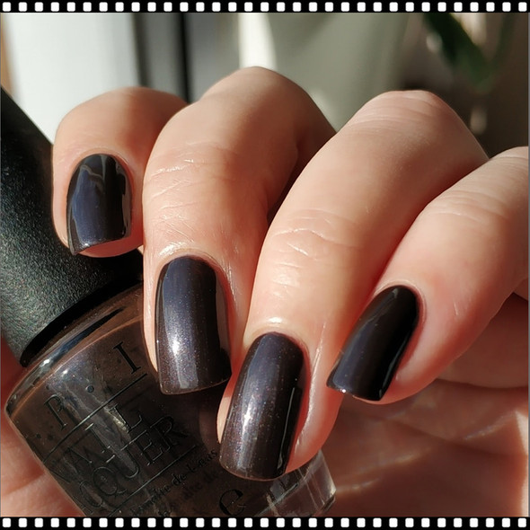 OPI NAIL LACQUER Love is Hot and Coal #HRF06*