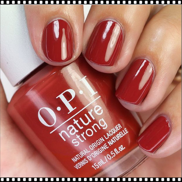 OPI NATURE STRONG  Give a Garnet