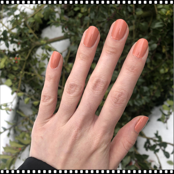 ESSIE POLISH Snooze In #587*