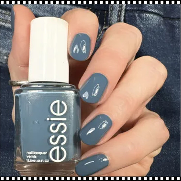 ESSIE POLISH To Me from Me #735*