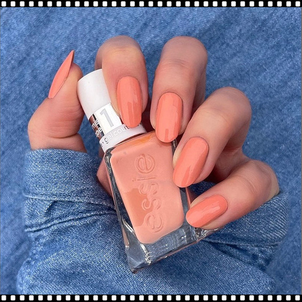 ESSIE GEL COUTURE Ruffle Up #1250 *