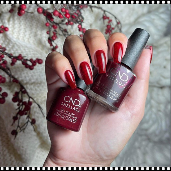 CND VINYLUX - Needles & Red 0.5 oz 