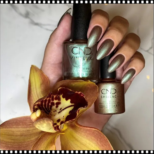 CND VINYLUX - Frostbite 0.5 oz 