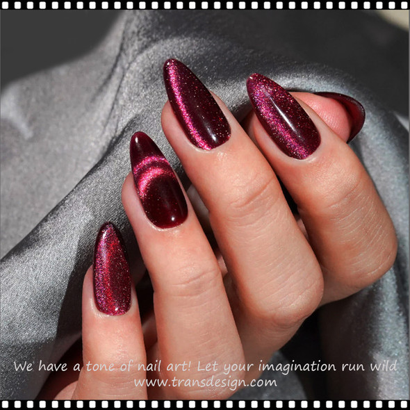 INSTANT Cat Eye Magnetic Magenta 0.5g.