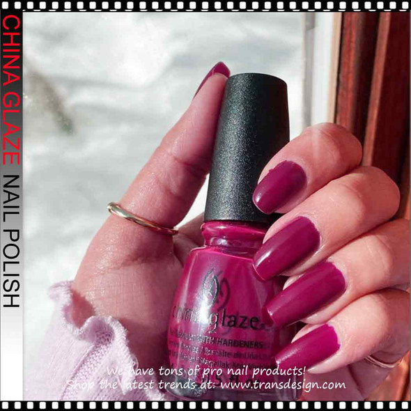 CHINA GLAZE Poinsettia 0.5oz.*