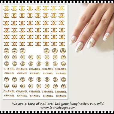 Nail artist Betina Goldstein has created the perfect Chanel manicure |  Vogue France