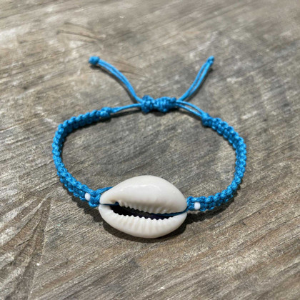 Macrame Cowrie Shell Bracelet, Handcrafted/ PSB B5-11