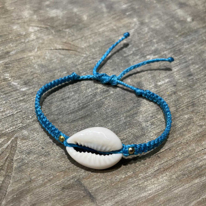 Macrame Cowrie Shell Bracelet, Handcrafted/ PSB B6-24