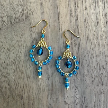 Gold-Plated Dangly Crystal Earrings / CLE G B225-5