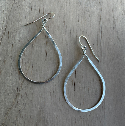 Hammered 925 Sterling Silver Teardrop Earrings / DKE S B9-1