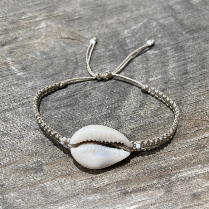Macrame Cowrie Shell Bracelet, Handcrafted/ PSB B5-60