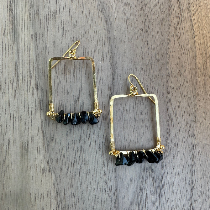 Gold-Plated Rectangle Onyx Earrings / GAE G B266-S1