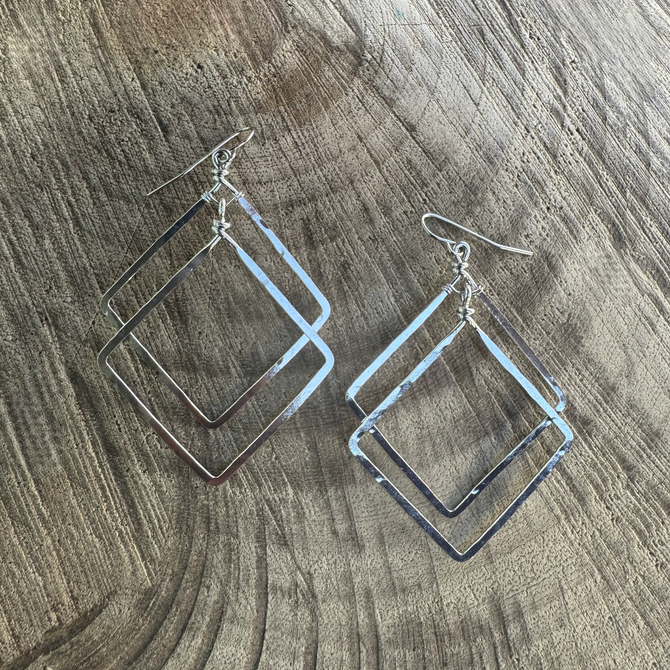 Silver-Plated Hammered Geometric Earrings / GAE S B188-2