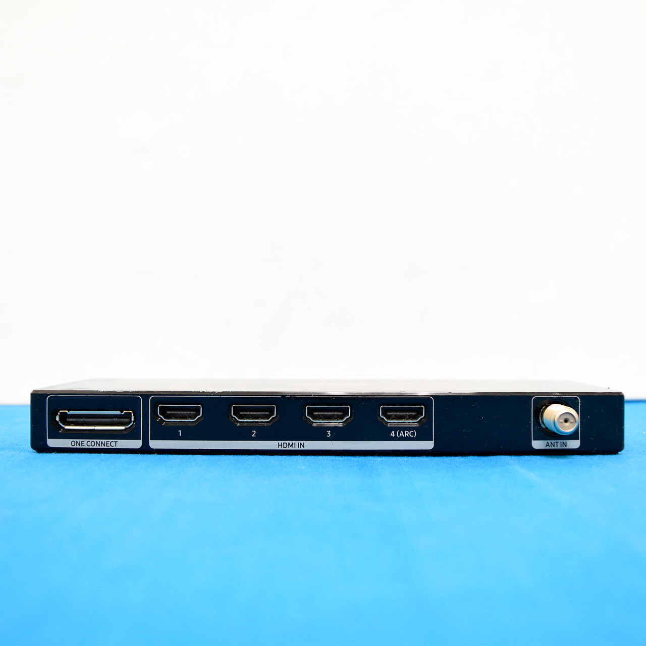 Samsung BN9644628B Original TV One Connect Box for Television (No