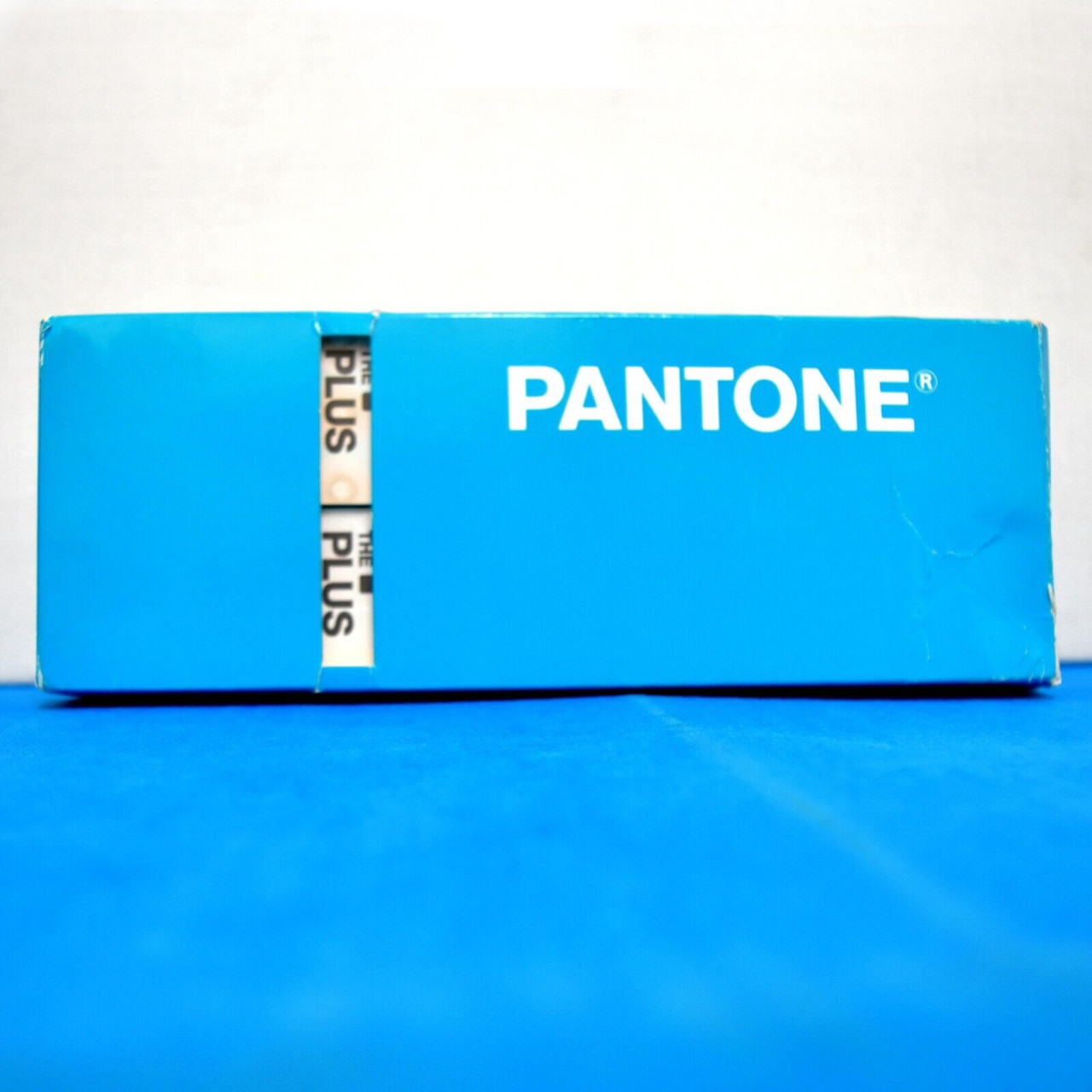 Pantone GP6102N The Plus Series Color Bridge Rosa & Blue Coated