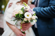 Summer Wedding: Crafting Enchanting Floral Displays