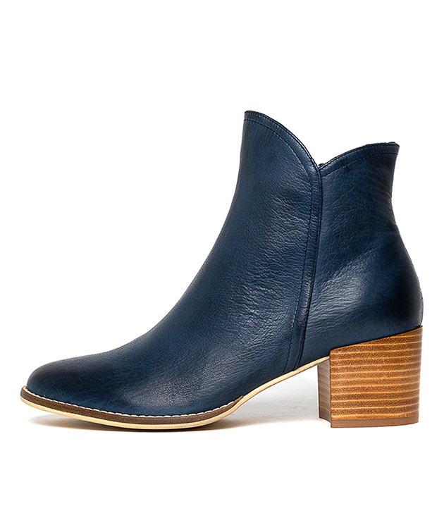 MOCKAS Navy Leather - Django and Juliette