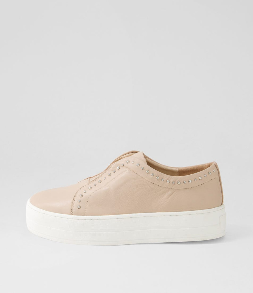 Synty Nude White Leather Sneakers - Django and Juliette