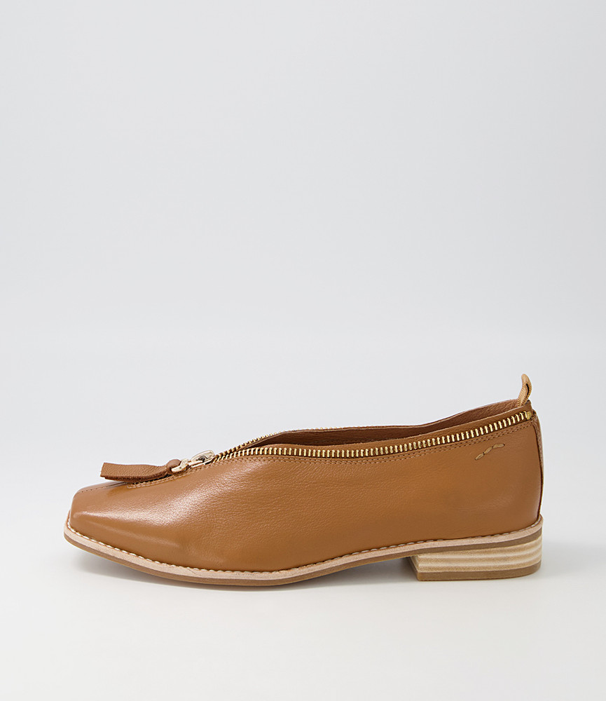 tan leather flat shoes womens
