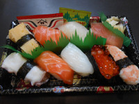 2salmons, 1tuna, 1yellow bass, 1squid, 1schrimp, 1ikura, 1octopus, 1egg