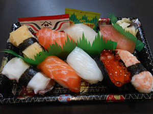2salmons, 1tuna, 1yellow bass, 1squid, 1schrimp, 1ikura, 1octopus, 1egg