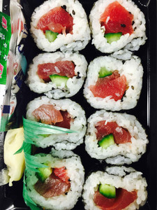 50% TUNA MAKI