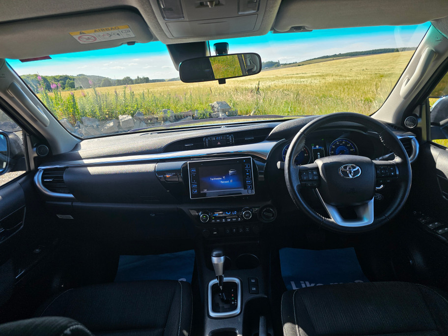 2020(20) Toyota Hilux 2.4L D-4D INVINCIBLE D-CAB AUTO NO VAT (24/03/2020)