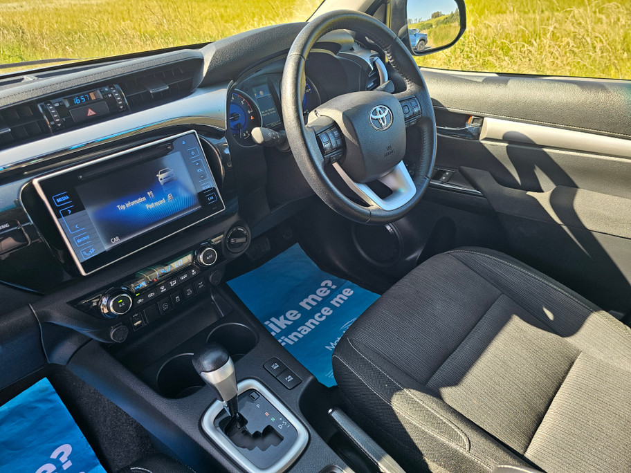 2020(20) Toyota Hilux 2.4L D-4D INVINCIBLE D-CAB AUTO NO VAT (24/03/2020)