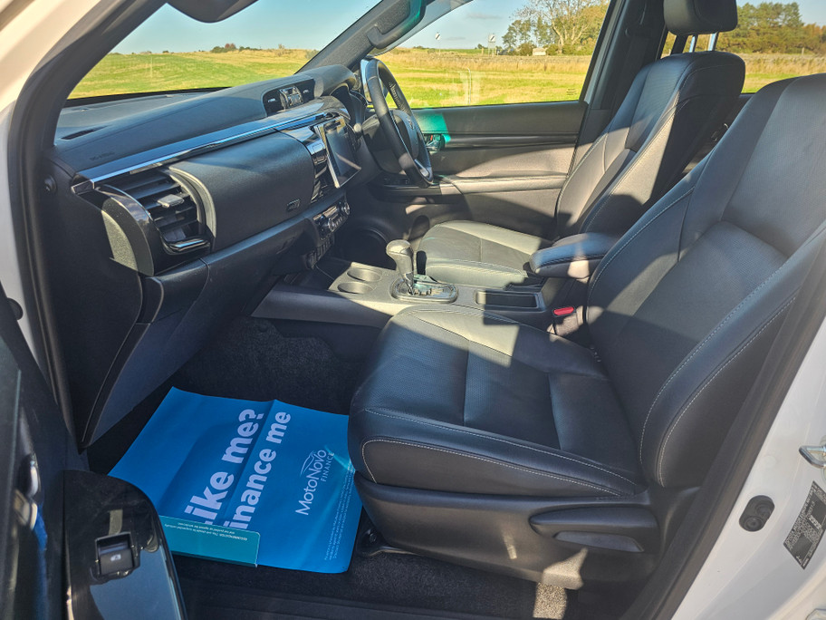 2019(19) Toyota 2.4 HILUX INVINCIBLE X D-4D4WD DCB AUTO NO VAT (12/04/2019)