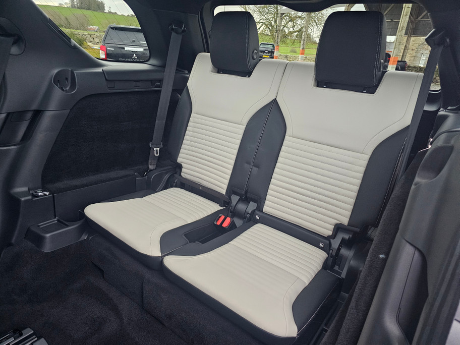 2021(21) Land Rover Discovery 3.0 R-DYNAMIC SE D MHEV AUTO (13/03/2021)