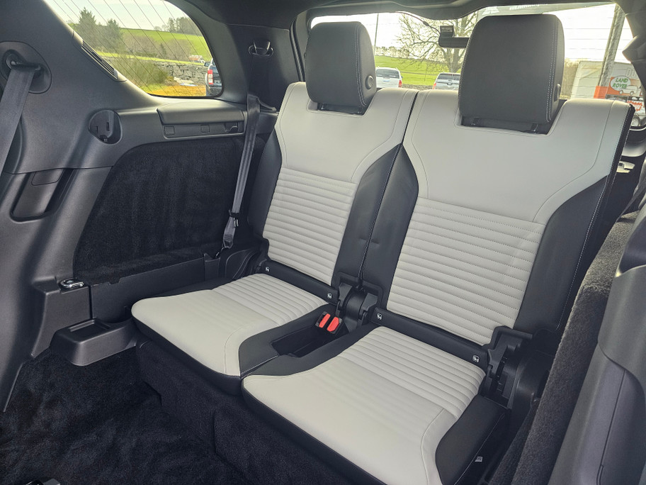 2021(21) Land Rover Discovery 3.0 R-DYNAMIC SE D AUTO (31/03/2021)