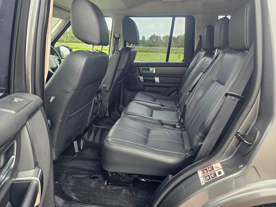 201(16) Land Rover Discovery 3.0 GRAPHITE SDV6 AUTO (12/03/2016)