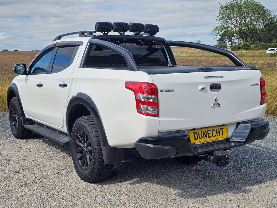 2020(20) Mitsubishi L200 2.4 BARBARIAN BLACK DI-D MANUAL NO VAT (01/03/2020)