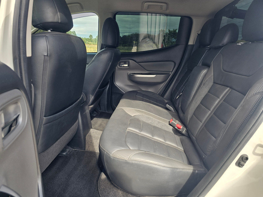 2020(20) Mitsubishi L200 2.4 BARBARIAN BLACK DI-D MANUAL NO VAT (01/03/2020)
