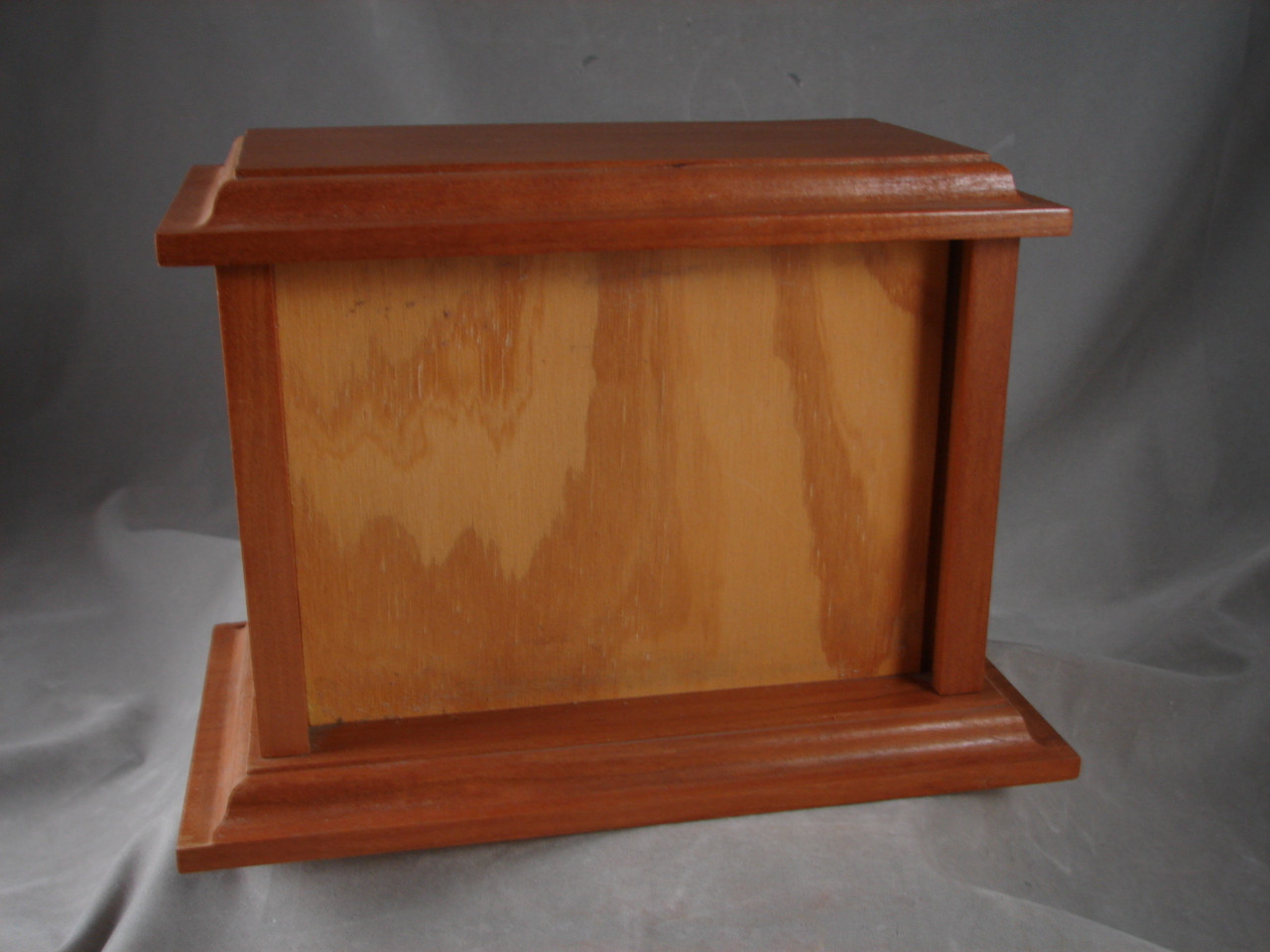 Front Side of Cherry Urn without engravable
insert