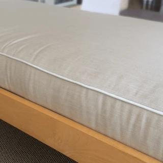 Welt cording piping on a cushion edge