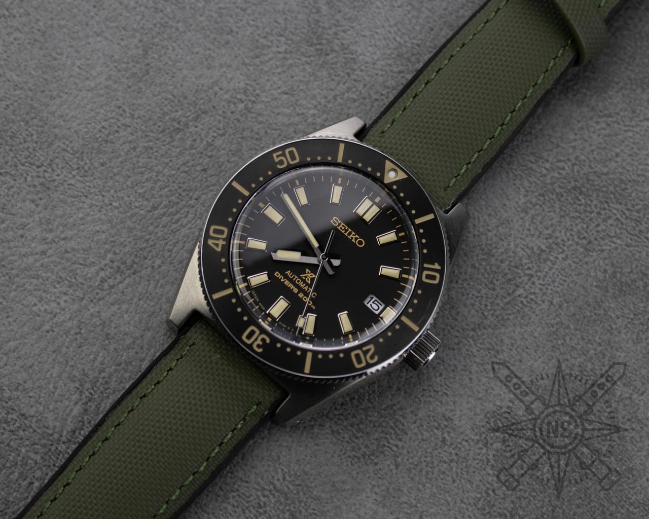 Custom Elegance Rubber 20 mm Watch Strap 3TZ-R_K0012075