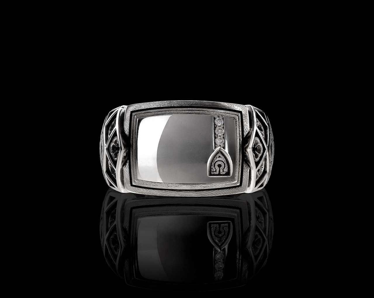 Solid Signet Ring in Silver