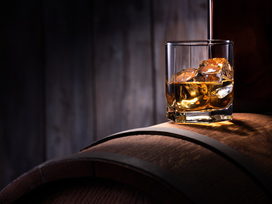 Whiskey Lovers Share Their Experience With Howler Head Whiskey